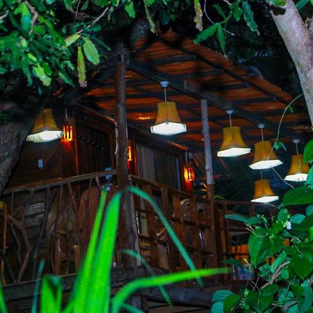 Experience The Comforts Of An Amazing Treehouse Sigiriya Exteriör bild