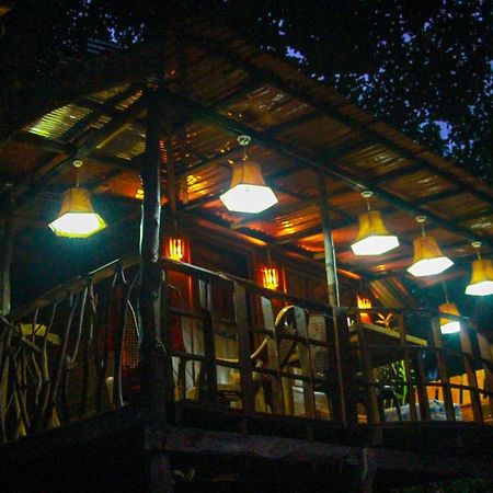 Experience The Comforts Of An Amazing Treehouse Sigiriya Exteriör bild