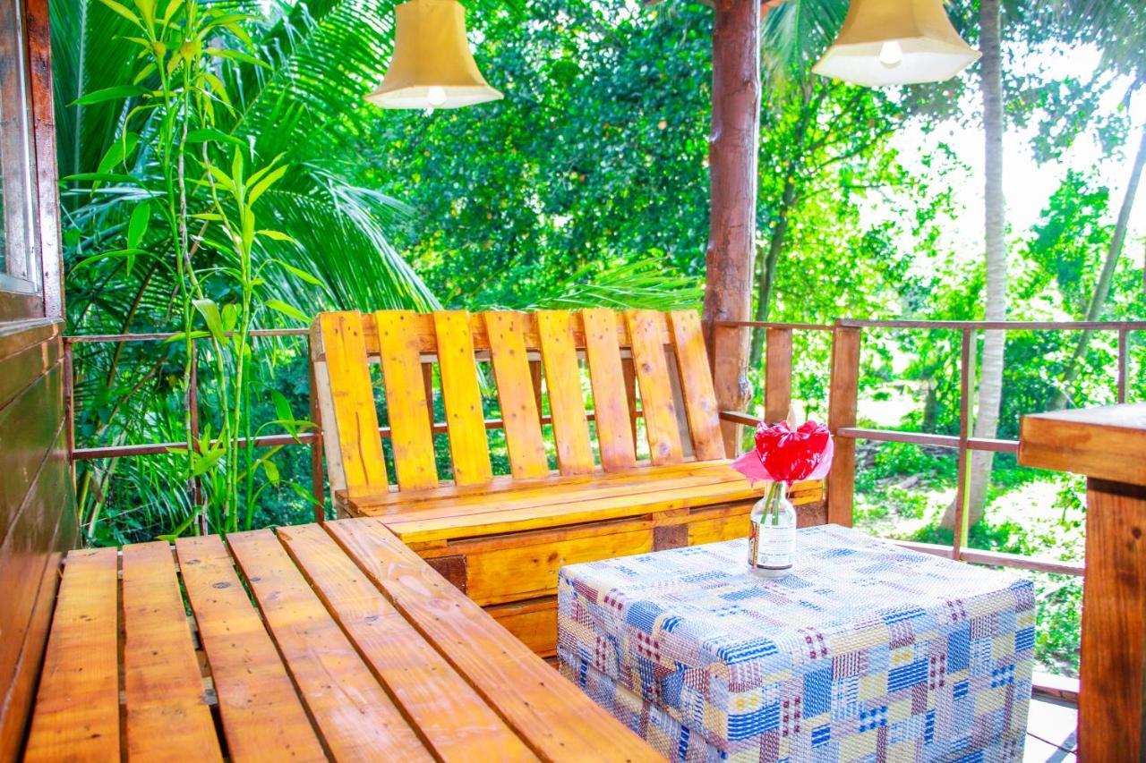 Experience The Comforts Of An Amazing Treehouse Sigiriya Exteriör bild
